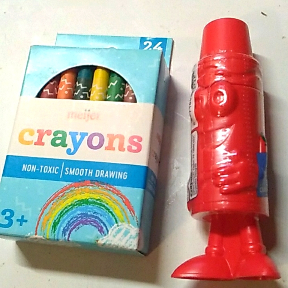 NWT CRAYOLA Crayon Sharpener And CRAYONS